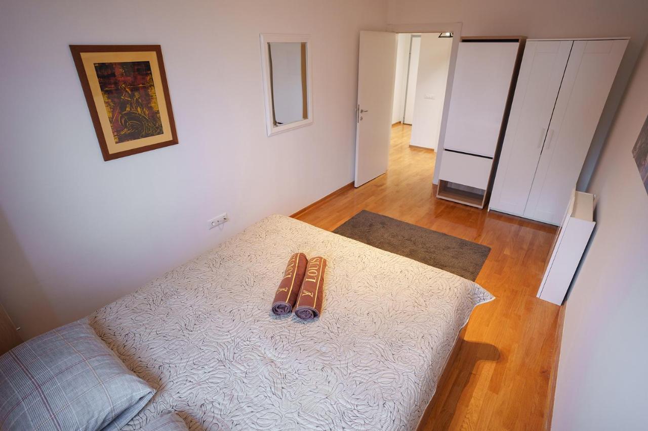 Yellow Lux Apartment Belgrado Exterior foto
