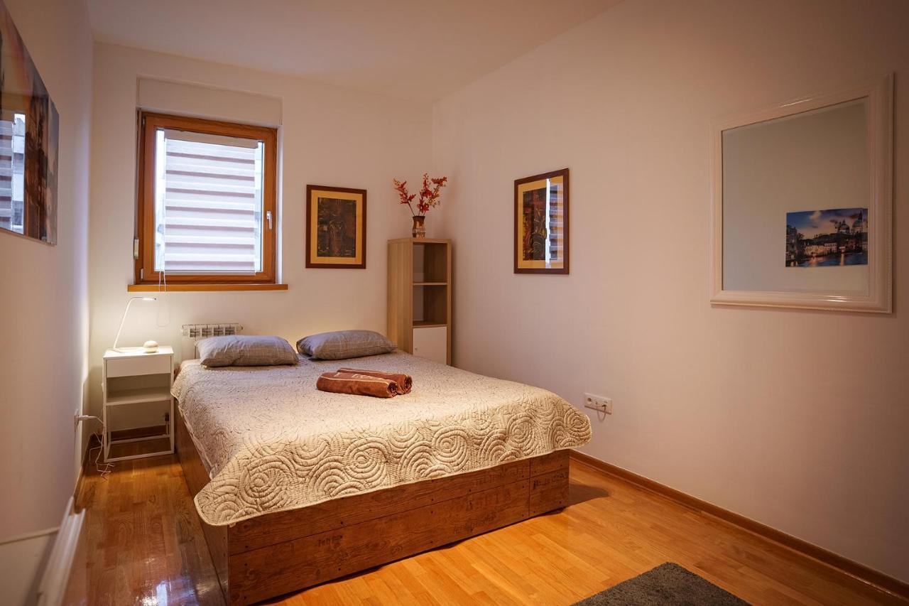 Yellow Lux Apartment Belgrado Exterior foto